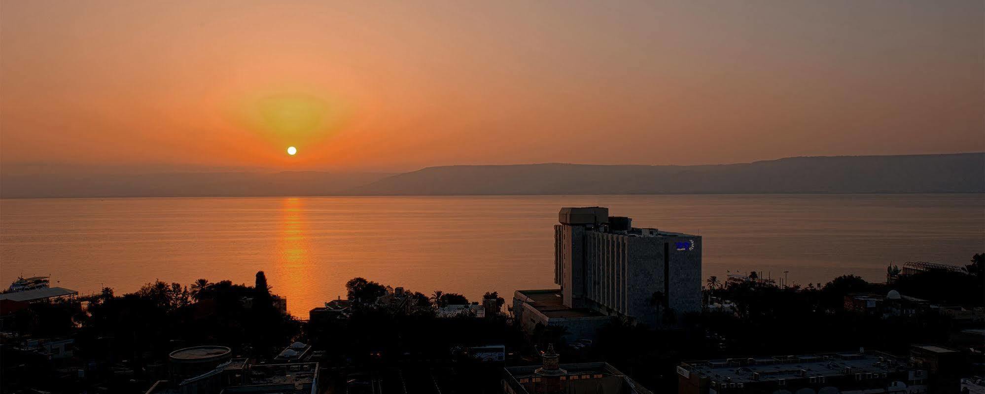 Caesar Premier Tiberias Hotel Buitenkant foto